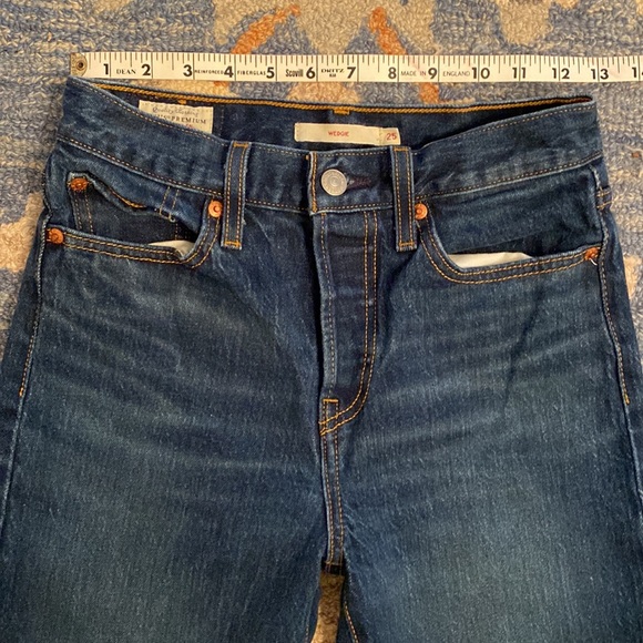 Levi’s Premium Wedgie Jeans - Picture 8 of 11
